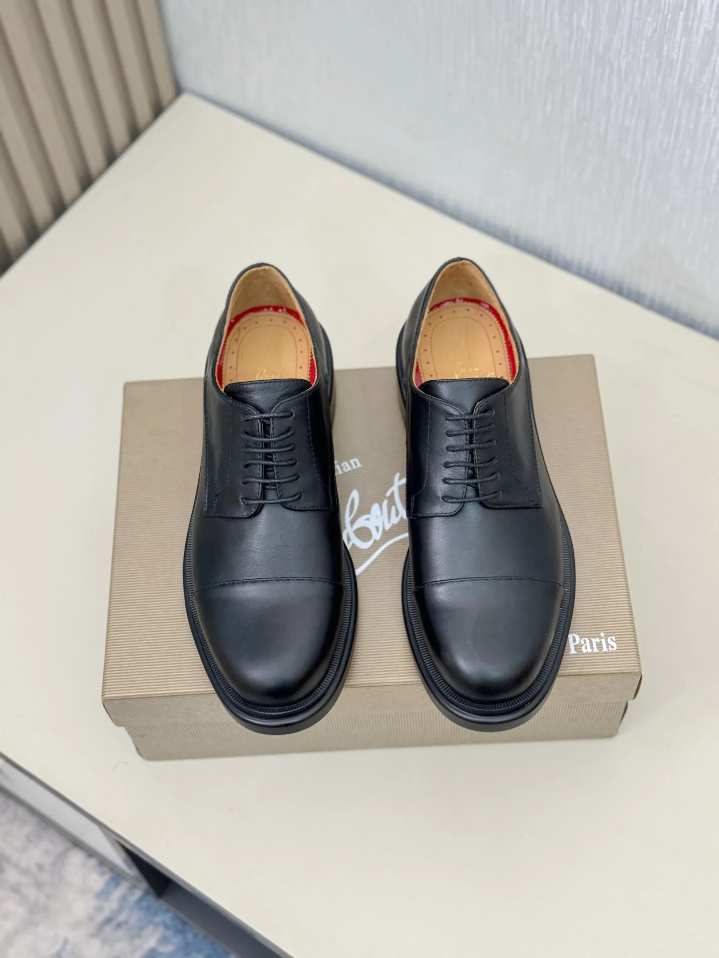 [CL～High-end men's red-soled shoes] Top P: 840💰. Size: 39-44 (38.45.46 can be customized) 🆑Top original order purchasing agent Imported open-edge bead fabric, the lining is made of water-dyed cowhide🉑️ Imported TPU rubber sole, wear-resistant and non-slip, full of European style.
